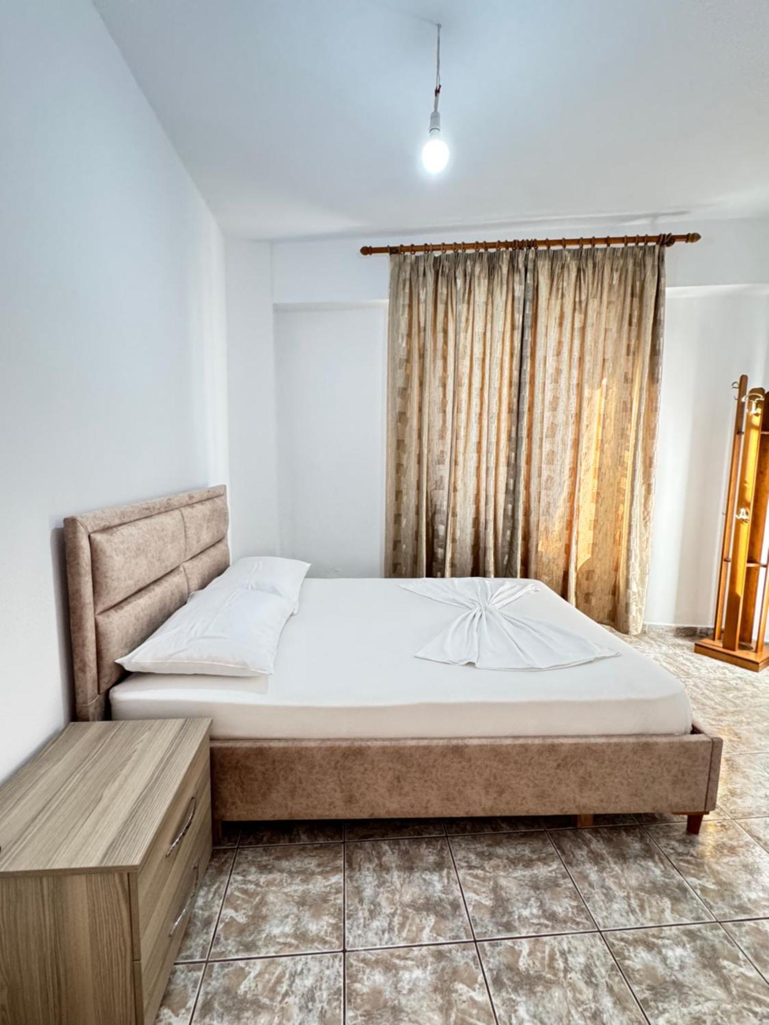 Alex Apartments Sarandë Exterior foto